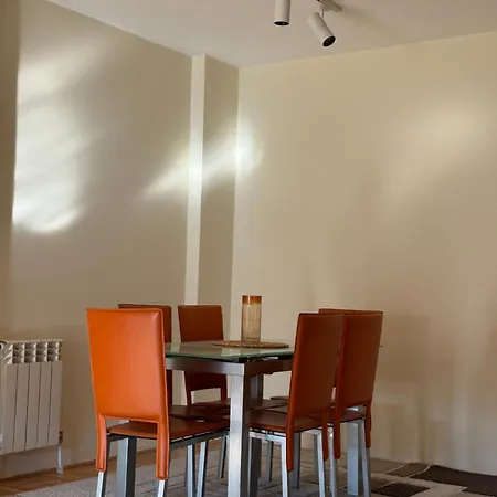 Cosy In Center Apartment
